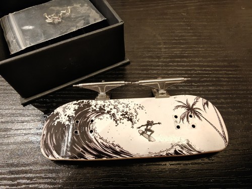 Fingerboard deck and trucks - fingerboard,