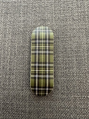 Green plaid fingerboard - plaid”,